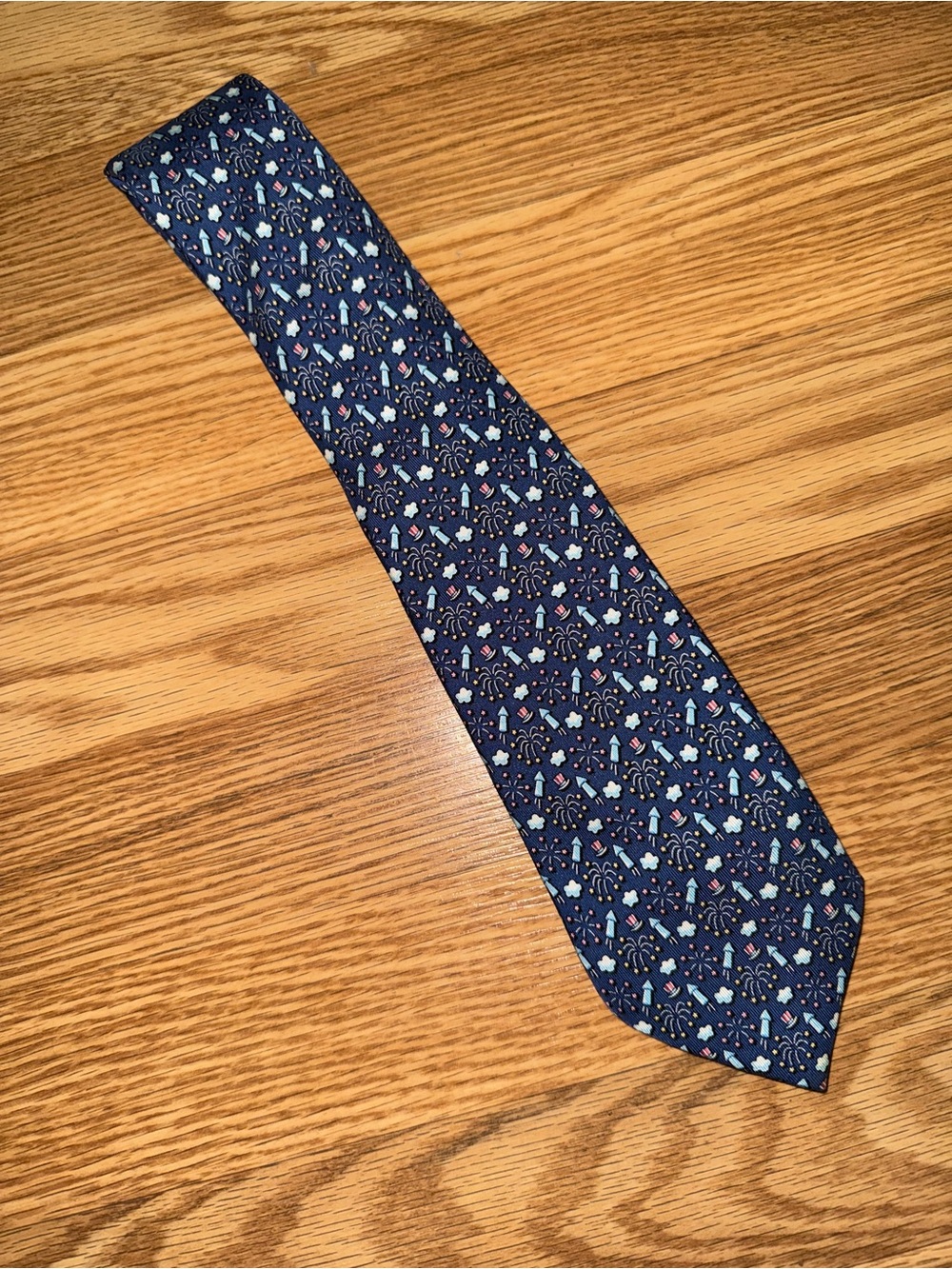 Boys Vineyard Vines blue patriotic fireworks 4th of July 100% Silk Neck Tie - Picture 2 of 8